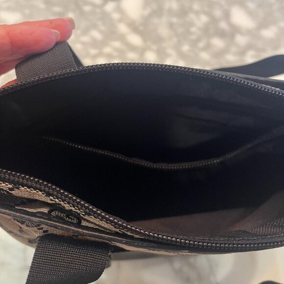 Gucci GG Canvas and Black Leather Tote Bag - Picture 5 of 10